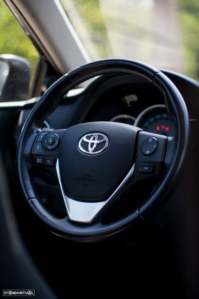 Toyota Auris 1.4 D-4D Design Edition - 19