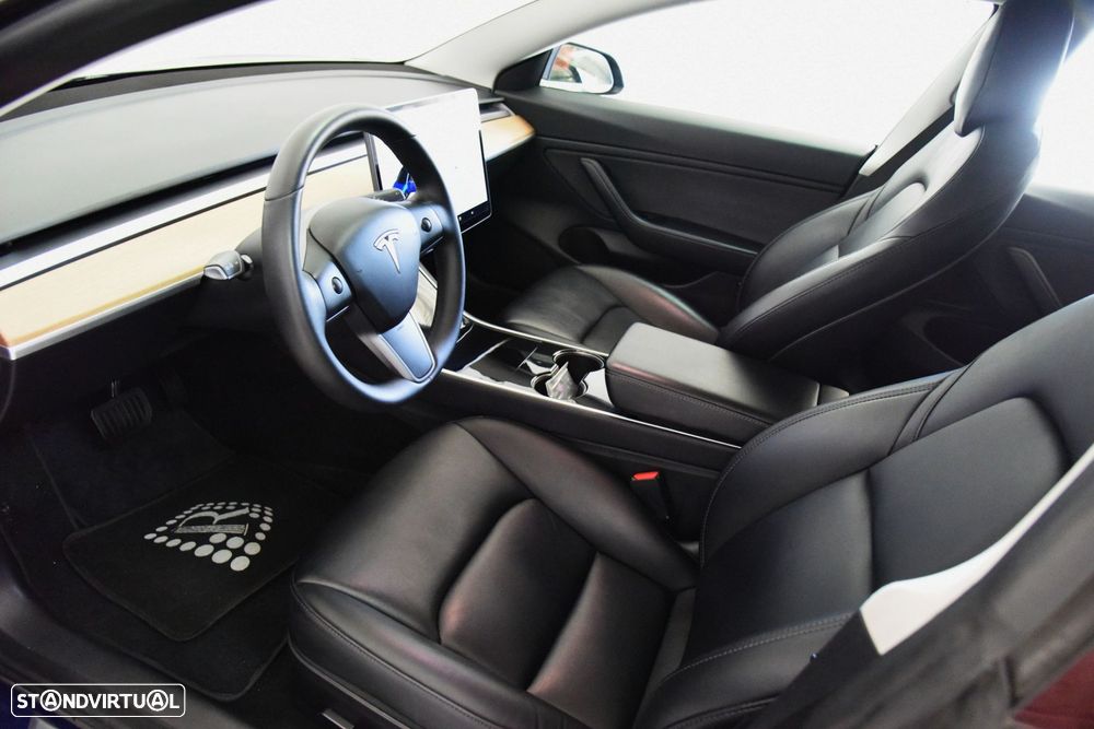 Tesla Model 3 - 8