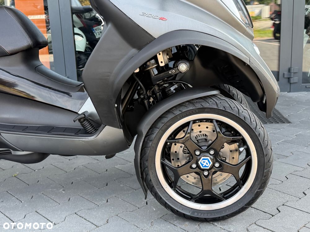 Piaggio MP-3 - 9