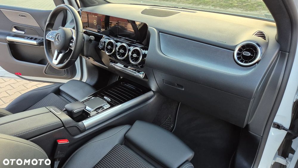 Mercedes-Benz Klasa B 180 Style 7G-DCT - 16