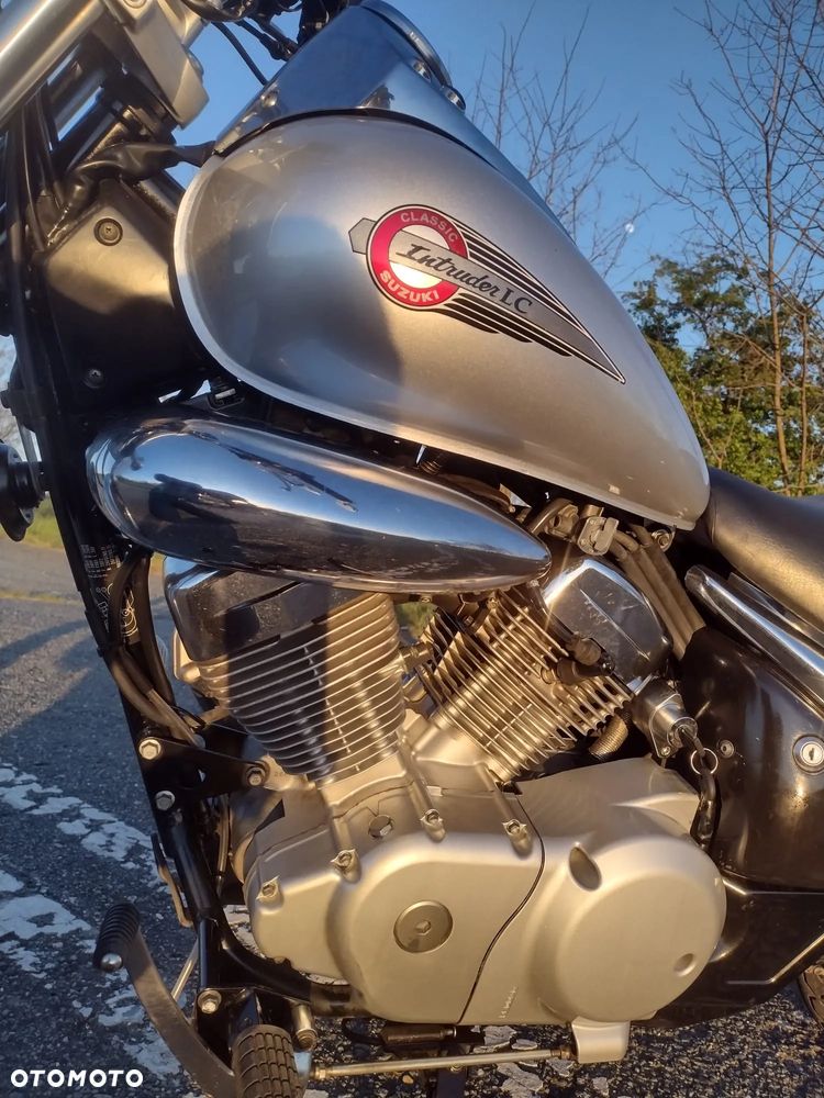Suzuki Intruder - 21