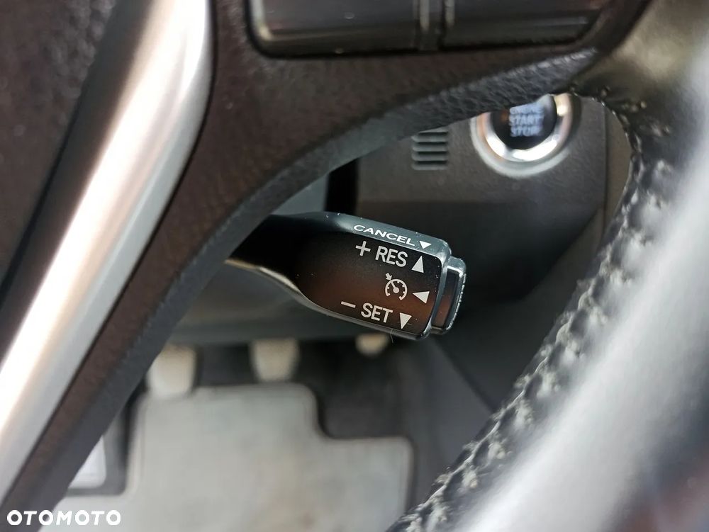 Toyota Auris 2.0 D-4D Touring Sports Executive - 32