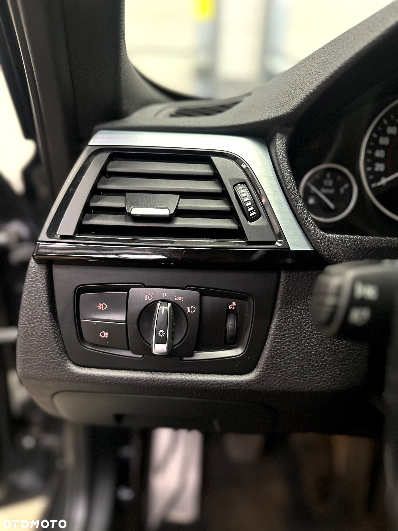 BMW Seria 3 318d M Sport EU6 - 26