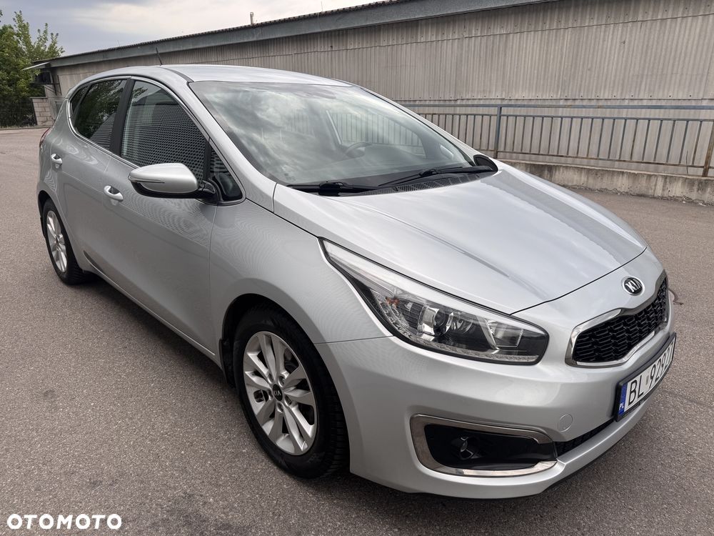 Kia Ceed 1.6 GDI DCT Platinum Edition - 12