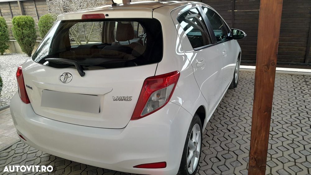 Toyota Yaris 1.4 L D-4D DPF 5D Luna - 2