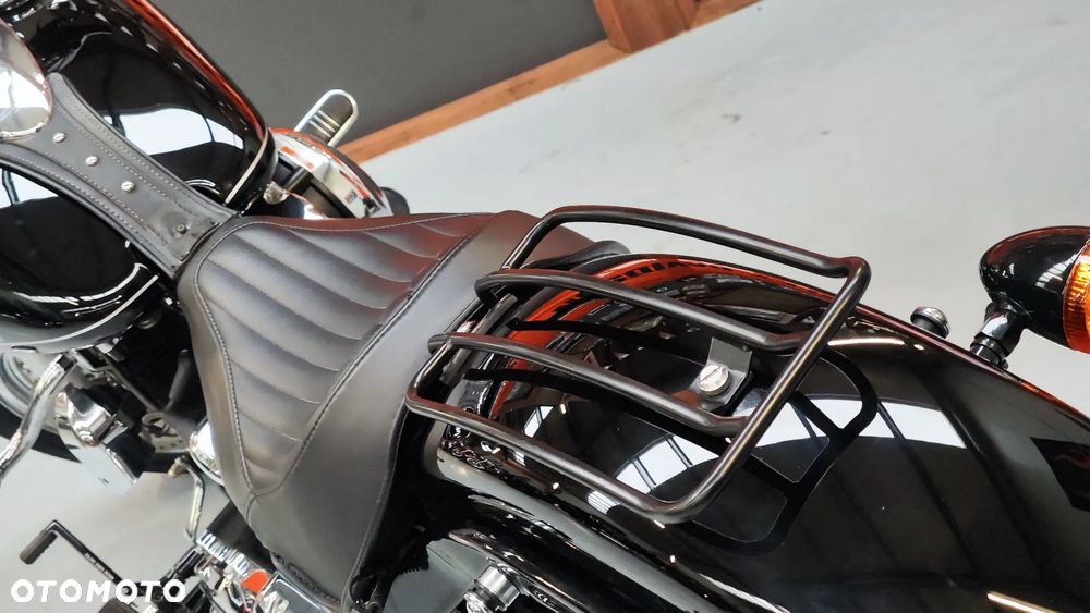 Harley-Davidson Softail Custom - 31