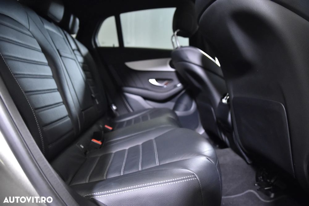 Mercedes-Benz GLC Coupe 300 e 4MATIC - 13