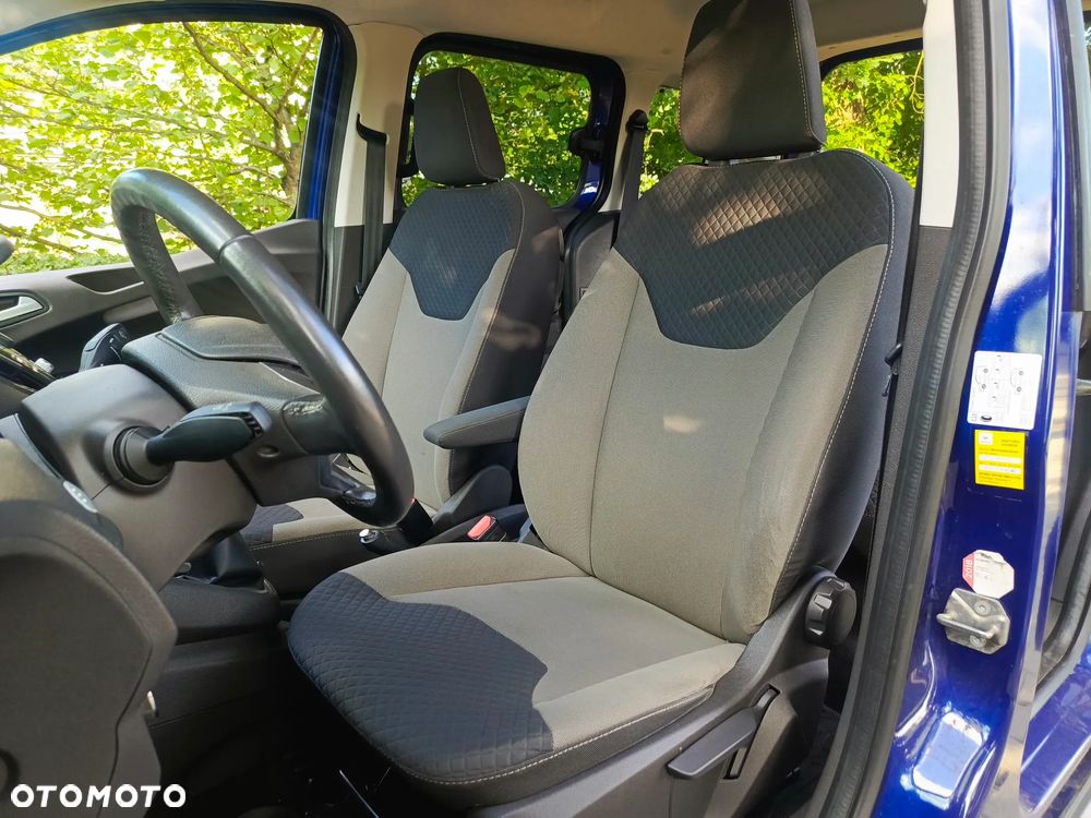 Ford Tourneo Courier 1.0 EcoBoost Titanium - 37