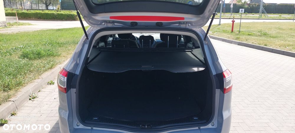 Ford Mondeo 2.0 TDCi Ghia X - 12
