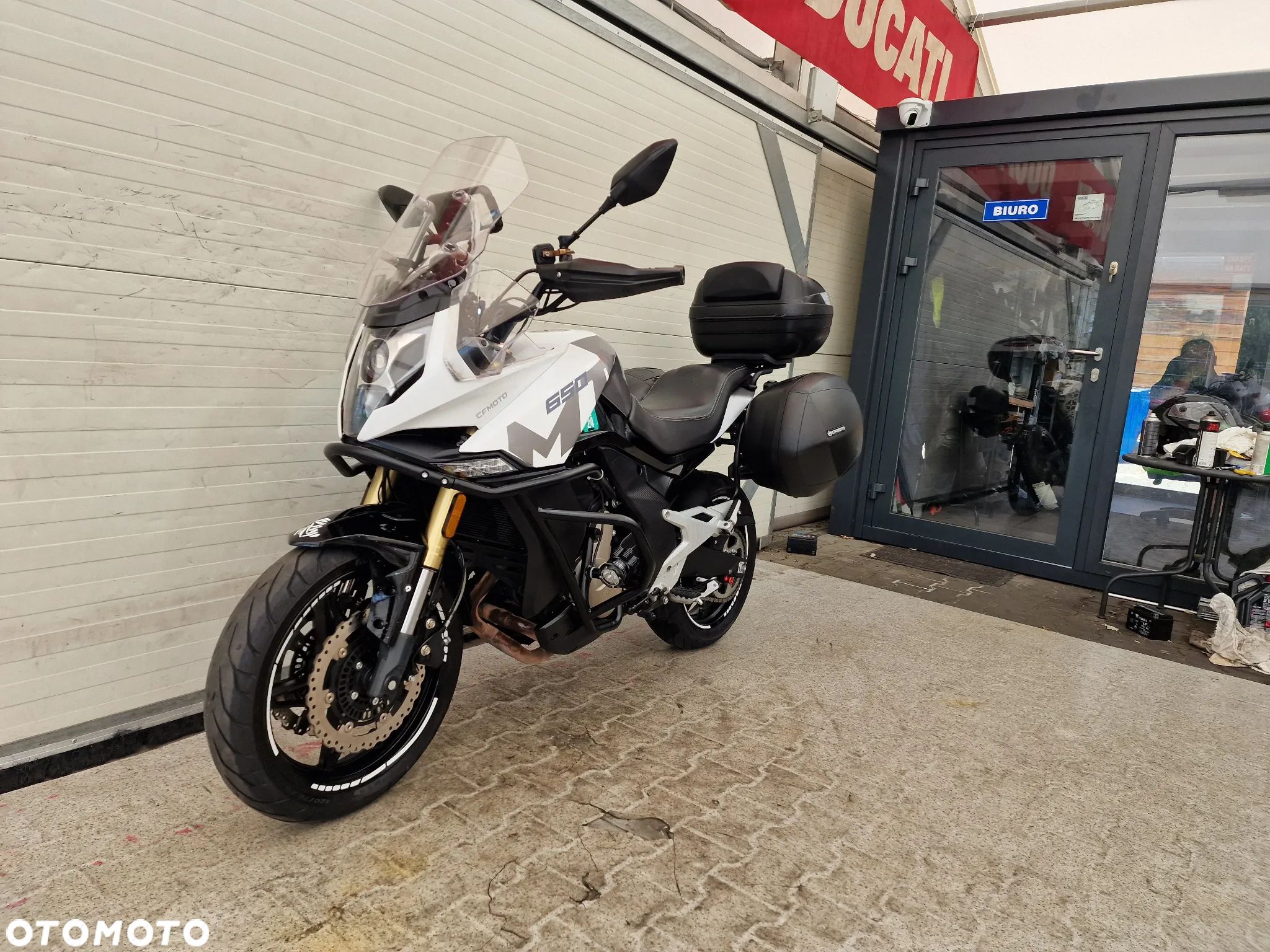 CFMoto MT - 1