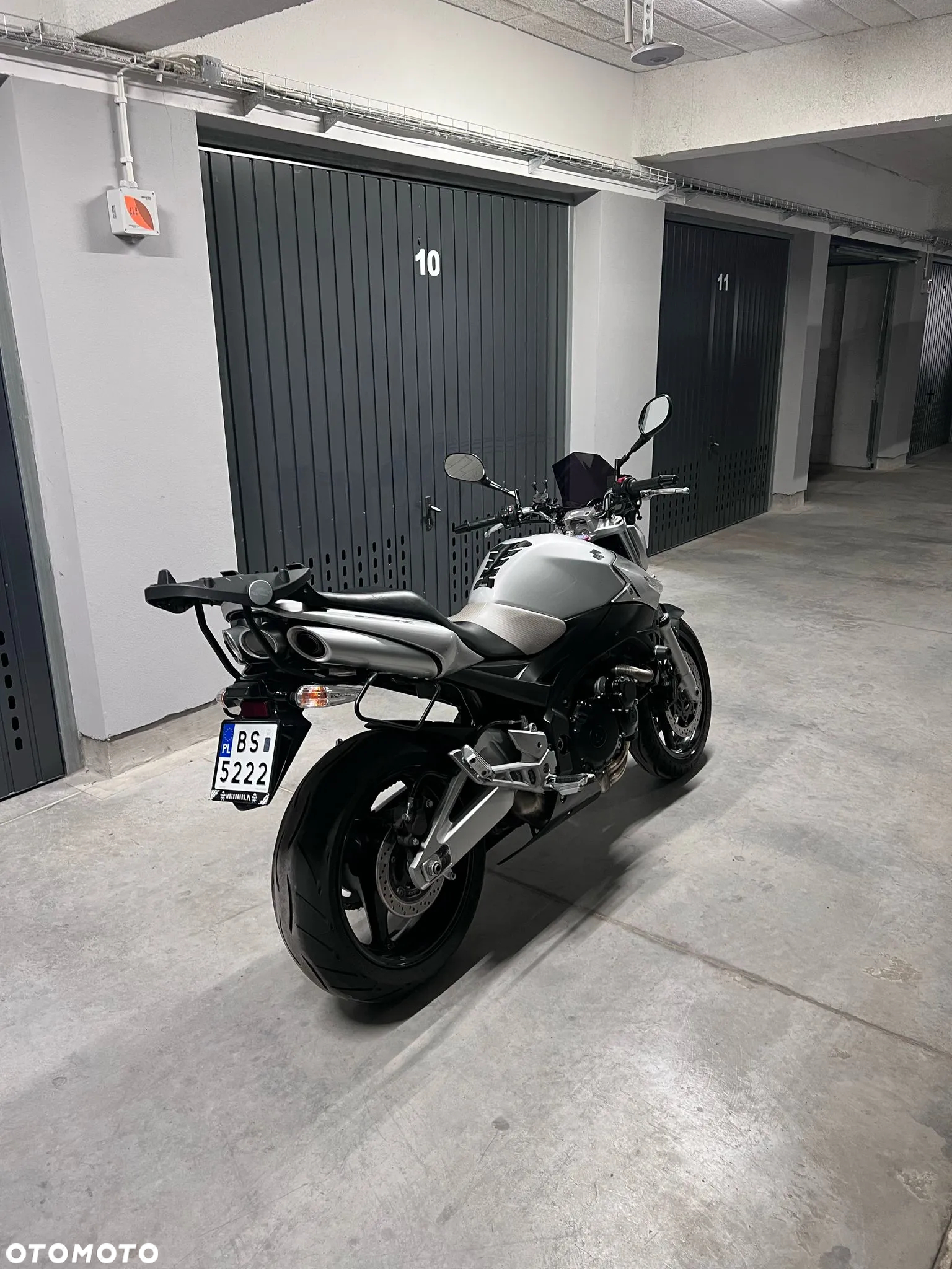 Suzuki GSR - 5
