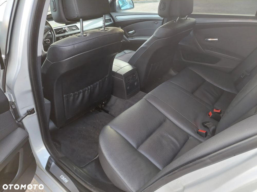 BMW i5 - 9