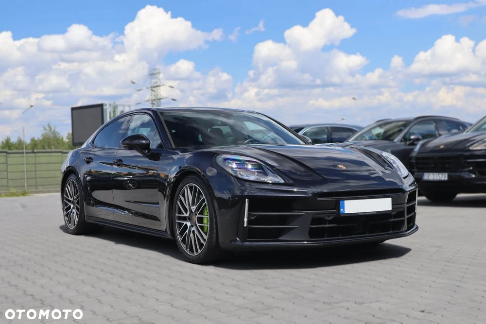 Porsche Panamera 4 E-Hybrid - 3