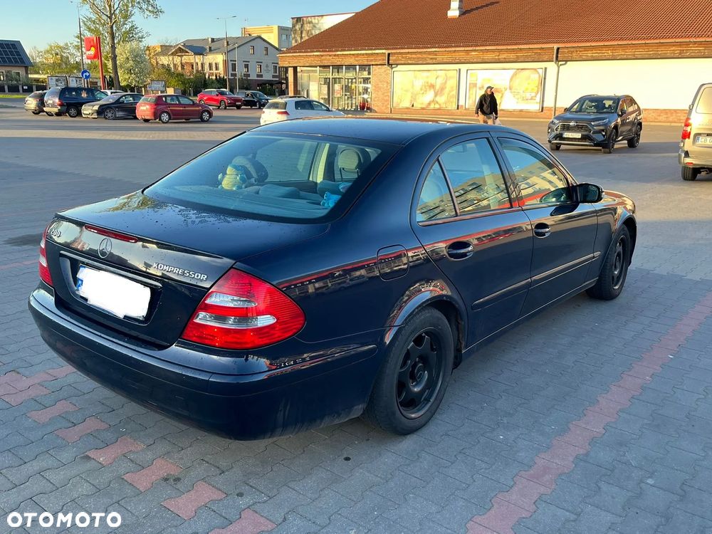 Mercedes-Benz Klasa E 200 Kompressor T Classic - 8