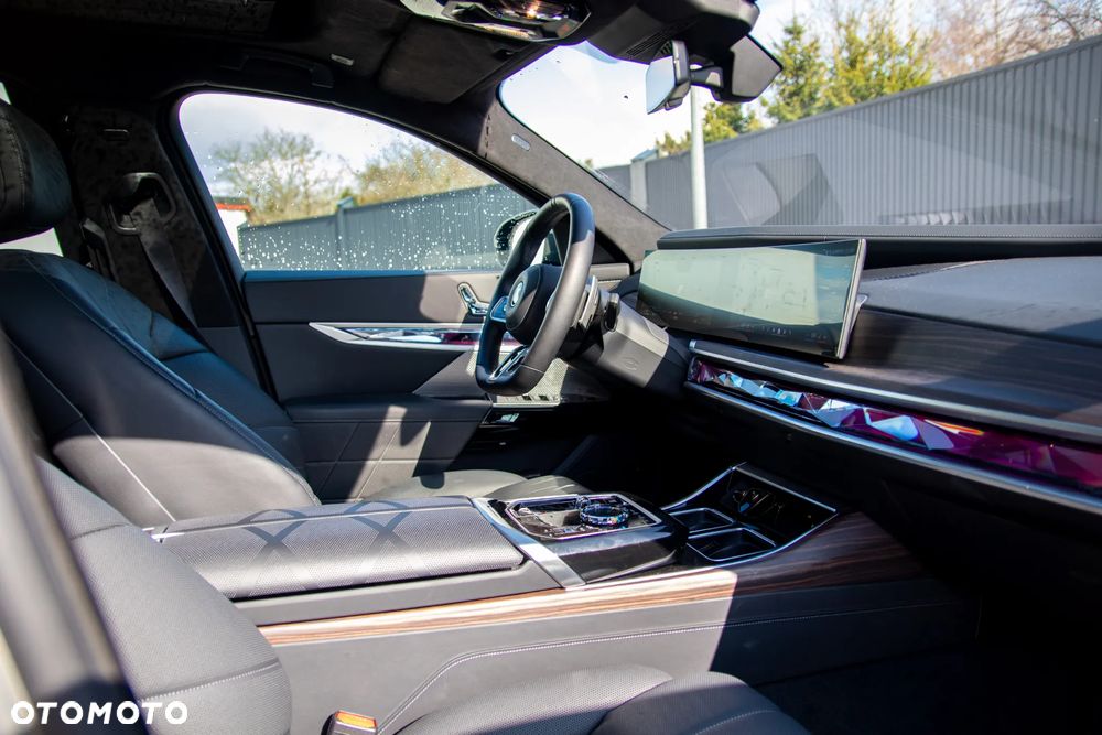 BMW Seria 7 - 13