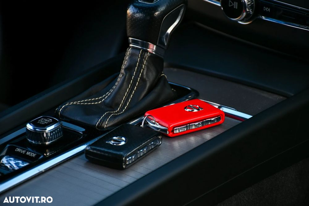 Volvo XC 60 D4 AWD R-Design - 14