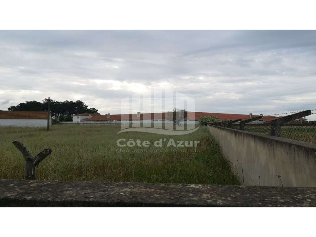 Terreno para construção de 5 moradias - Grande imagem: 2/6