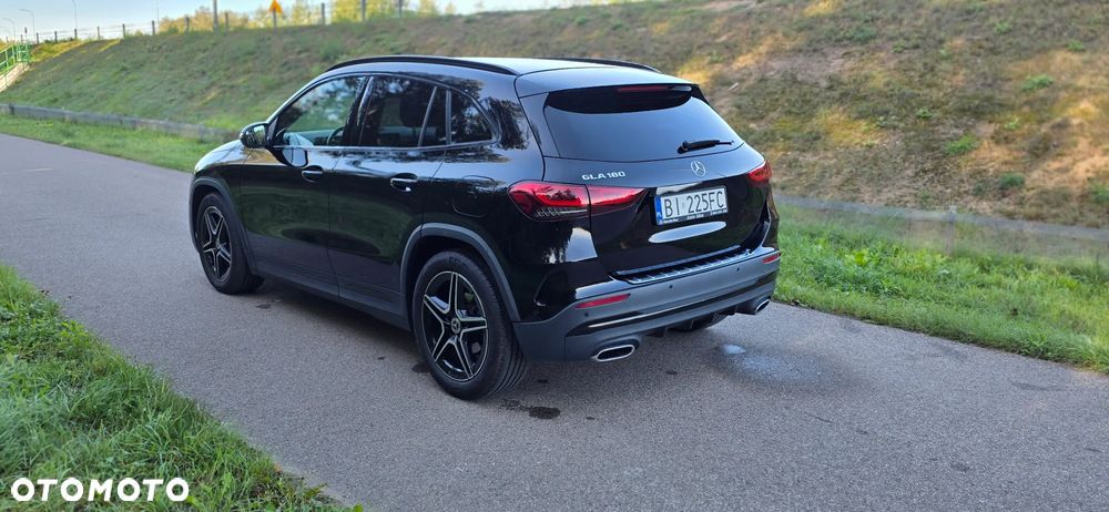 Mercedes-Benz GLA 180 AMG Line - 15