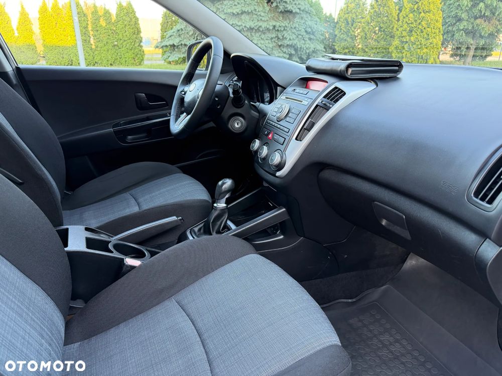 Kia Ceed 1.4 Comfort - 14