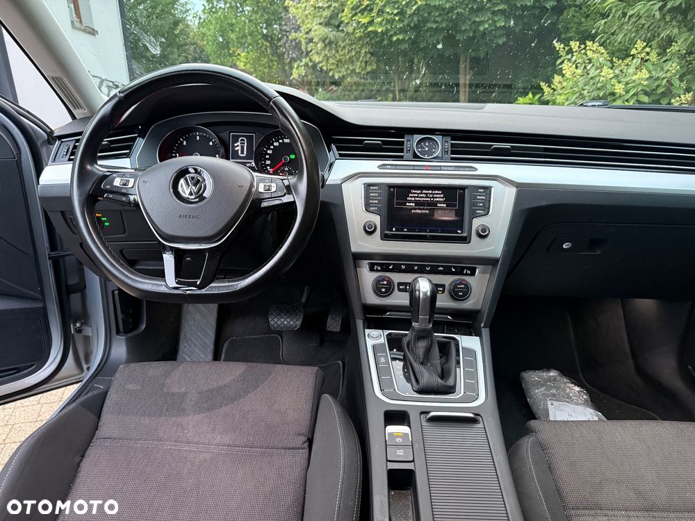Volkswagen Passat 2.0 TDI SCR DSG Comfortline - 12