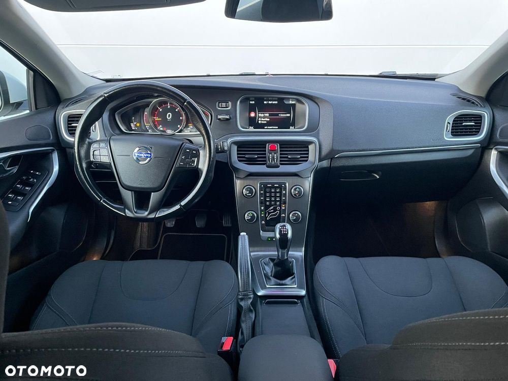 Volvo V40 D2 Summum - 24