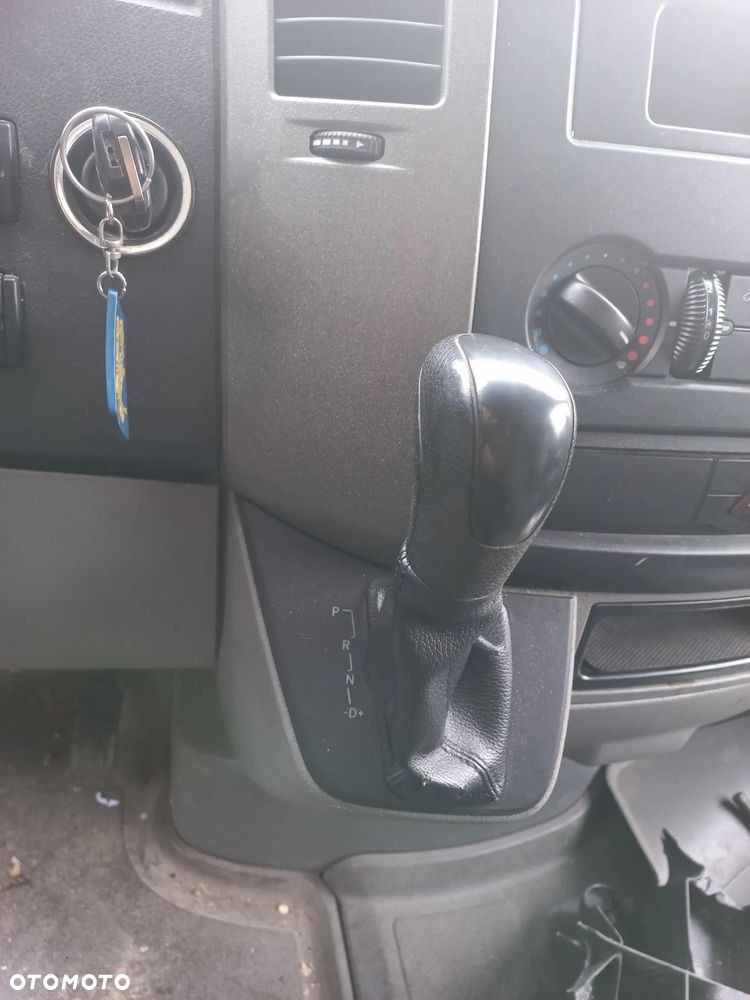 Mercedes-Benz Sprinter - 10