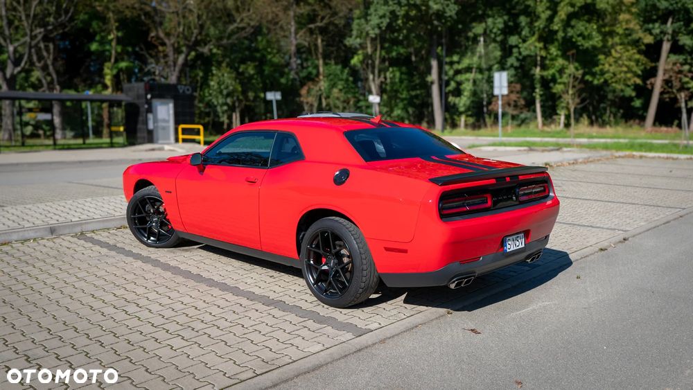 Dodge Challenger - 6