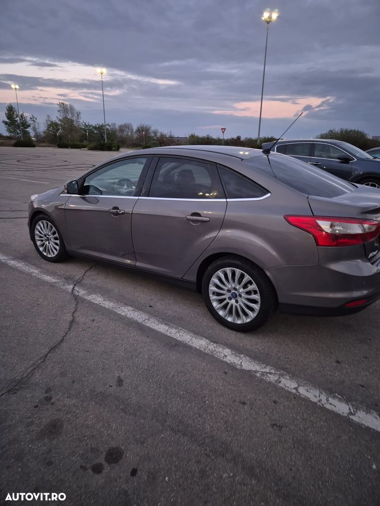Ford Focus 1.6 TDCi DPF Titanium - 10