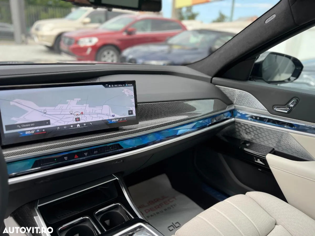 BMW M7 M760e xDrive - 27