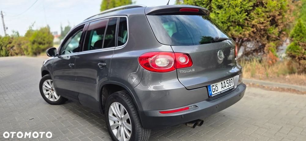 Volkswagen Tiguan 2.0 TDI DPF BlueMotion Technology Exclusive - 9