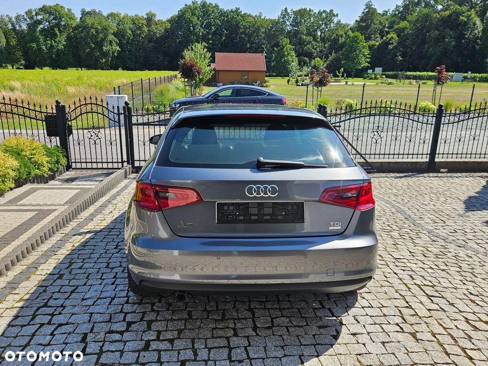 Audi A3 Sportback 1.6 TDI ultra Attraction - 9