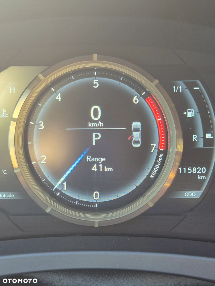Lexus IS 200t / 300 F Sport - 6