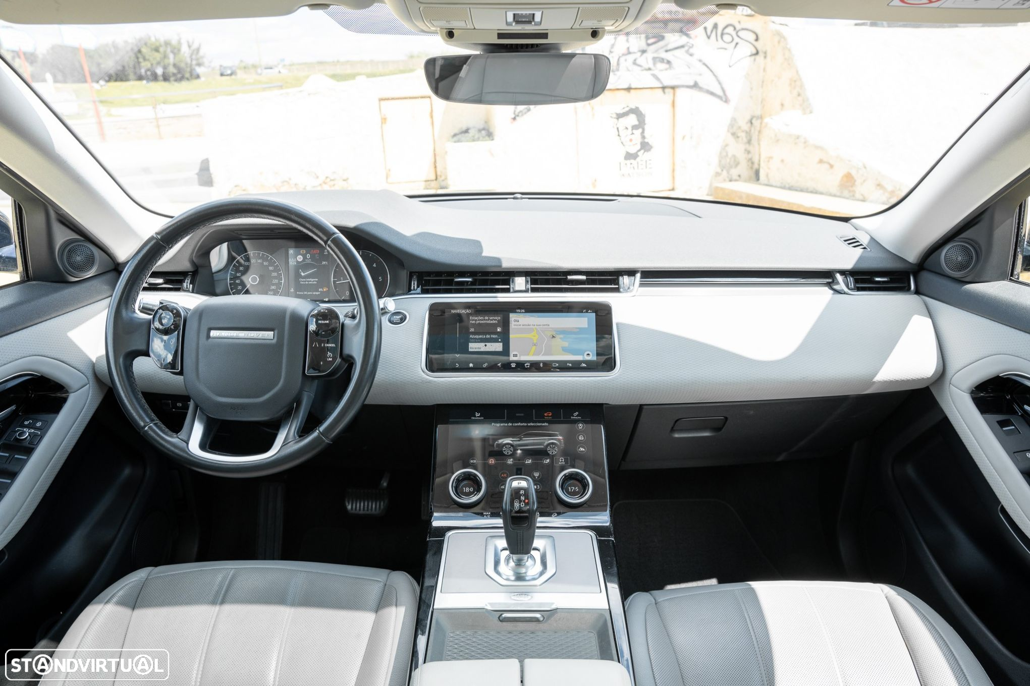 Land Rover Range Rover Evoque 2.0 D150 AWD SE Auto - 12