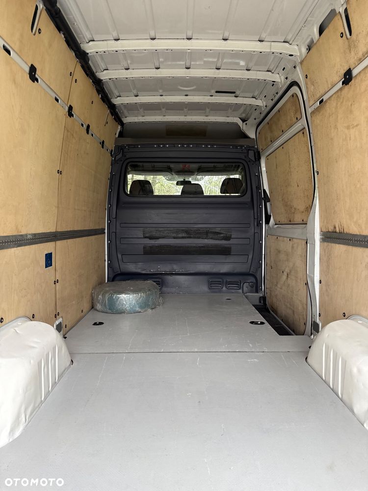 Mercedes-Benz Sprinter - 10