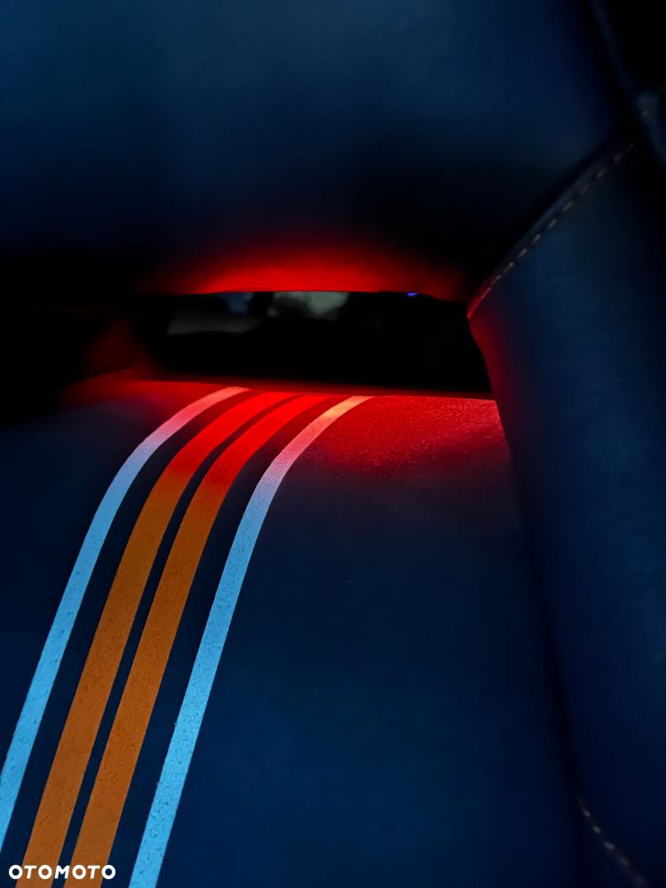 Mercedes-Benz CLA 200 7G-DCT Orange Art Edition - 36