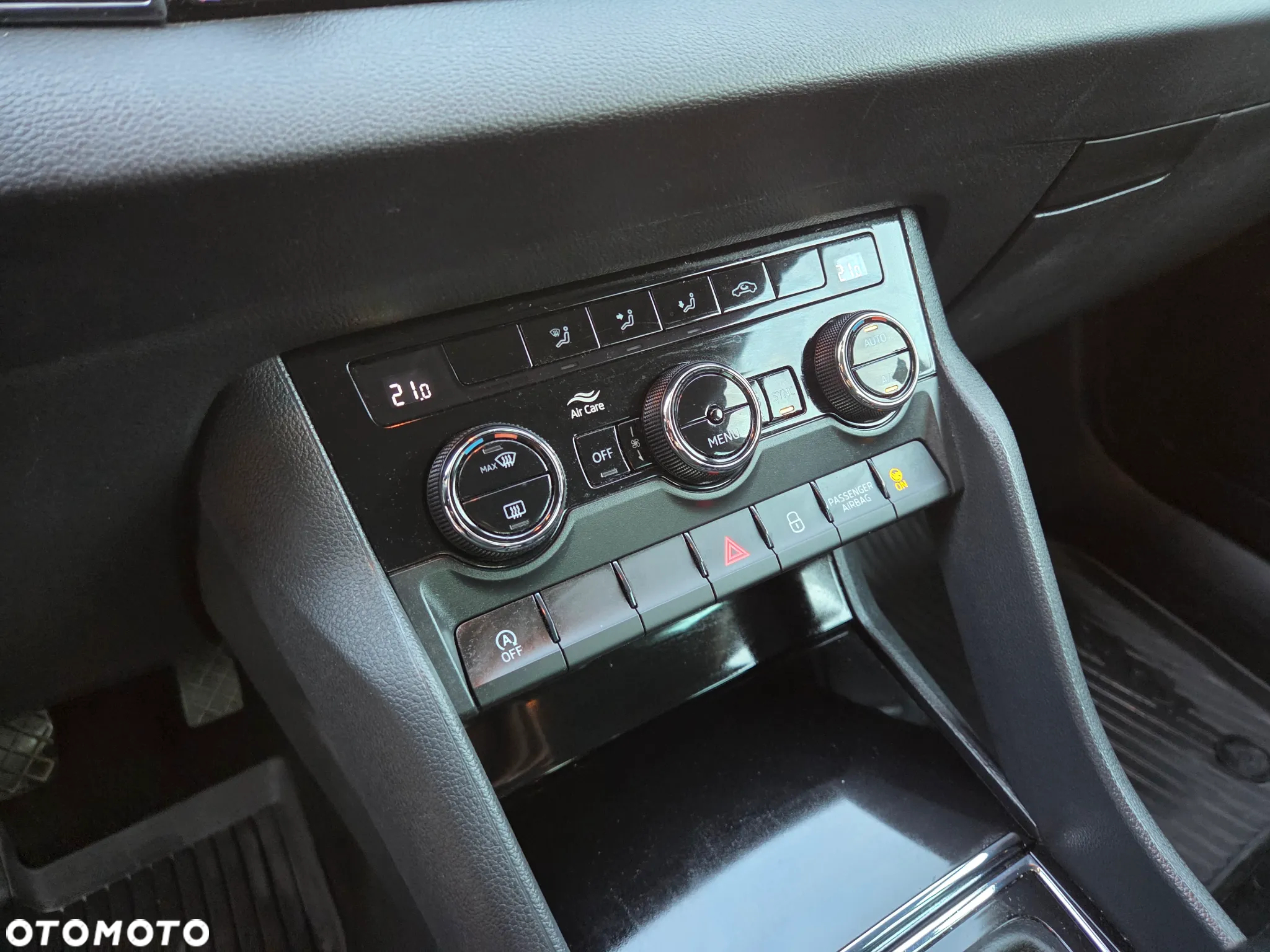 Skoda Karoq 1.0 TSI Selection - 17