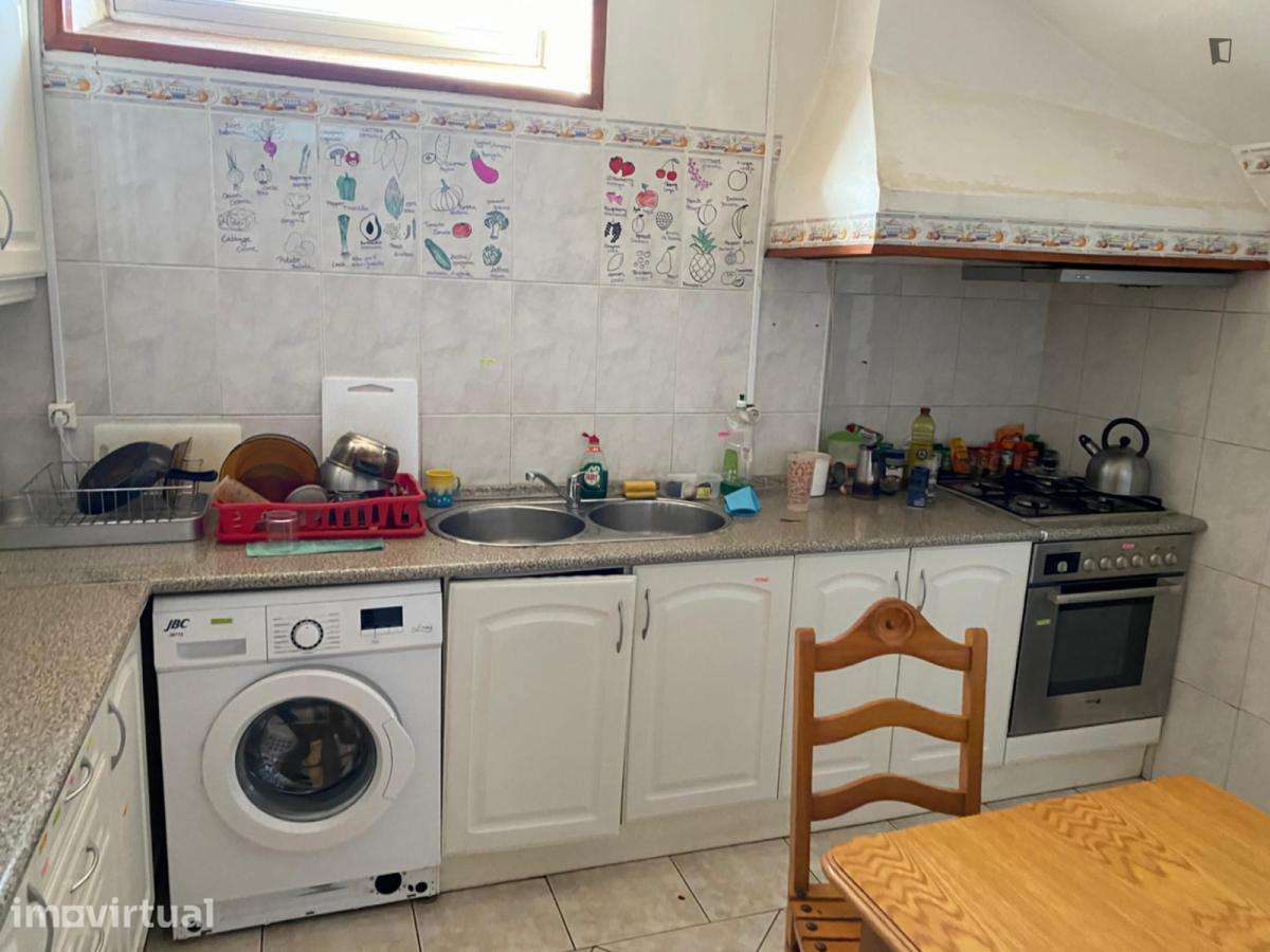 Quarto - localizado em Conchada Coimbra - Grande imagem: 4/16
