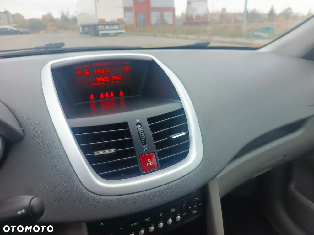 Peugeot 207 75 Urban Move - 25