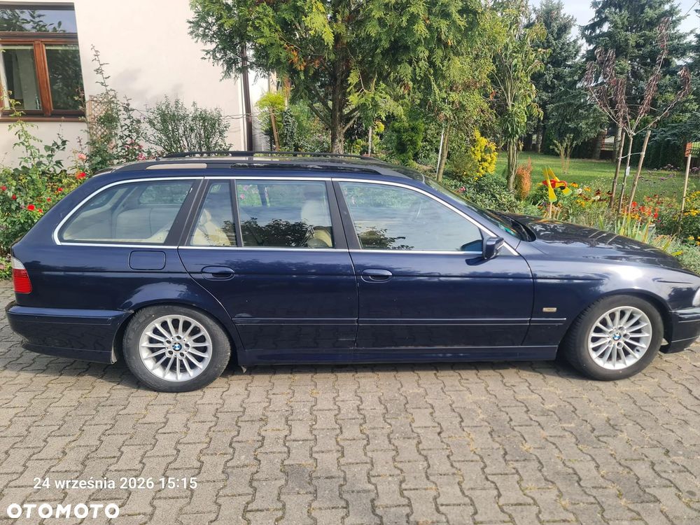 BMW Seria 5 2001 photo 3