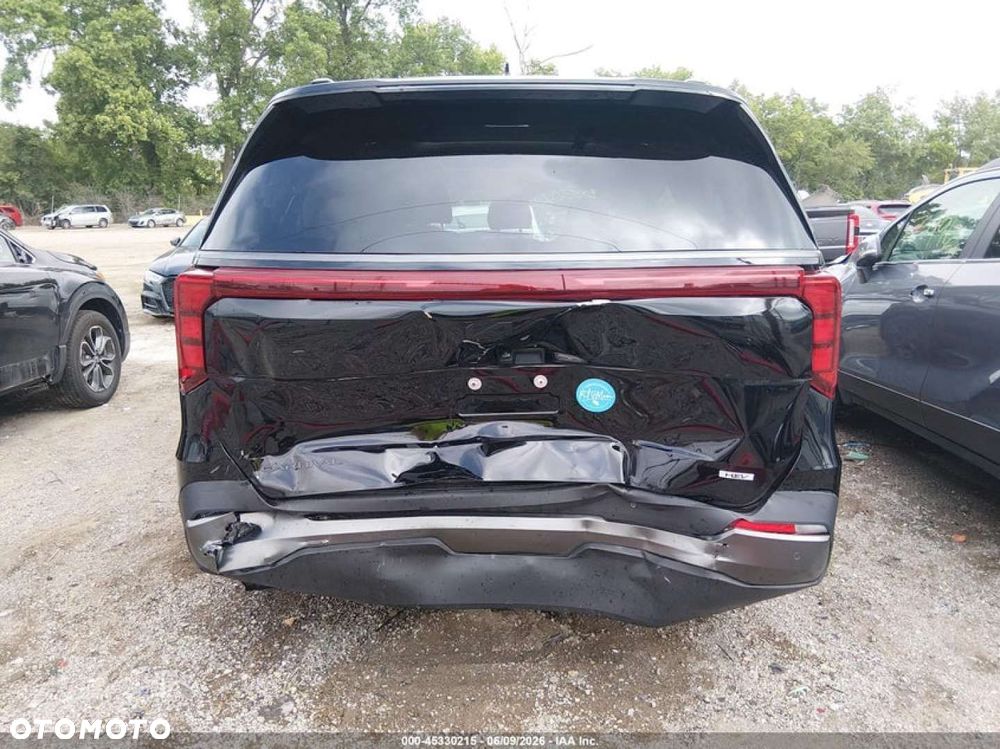 Kia Carnival - 8