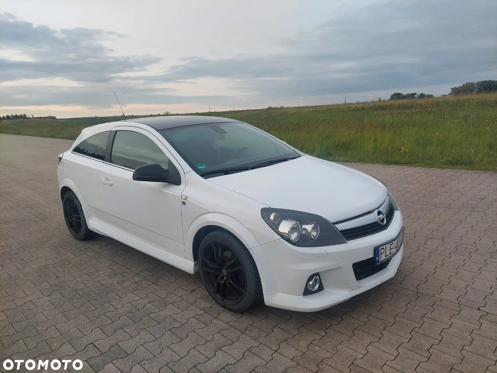 Opel Astra GTC 1.6 - 5