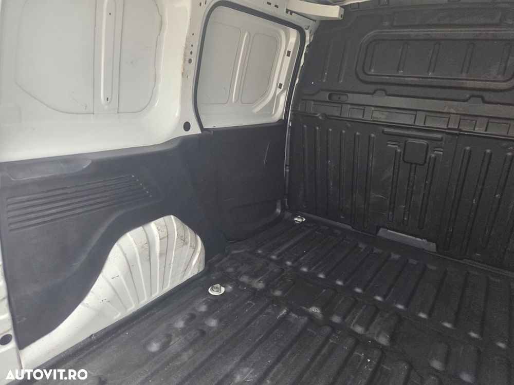 Citroën New Berlingo L1H1 - 12