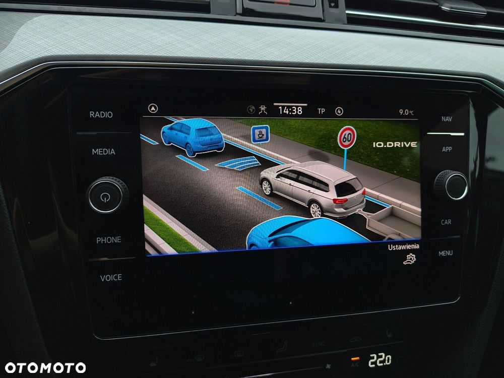 Volkswagen Passat - 31