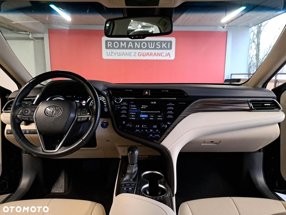 Toyota Camry 2.5 Hybrid Executive CVT - 18