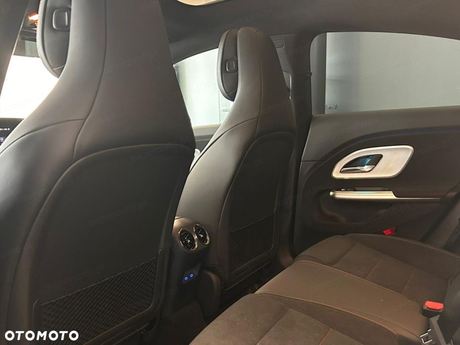 Mercedes-Benz CLA 200 mHEV 8G-DCT - 12