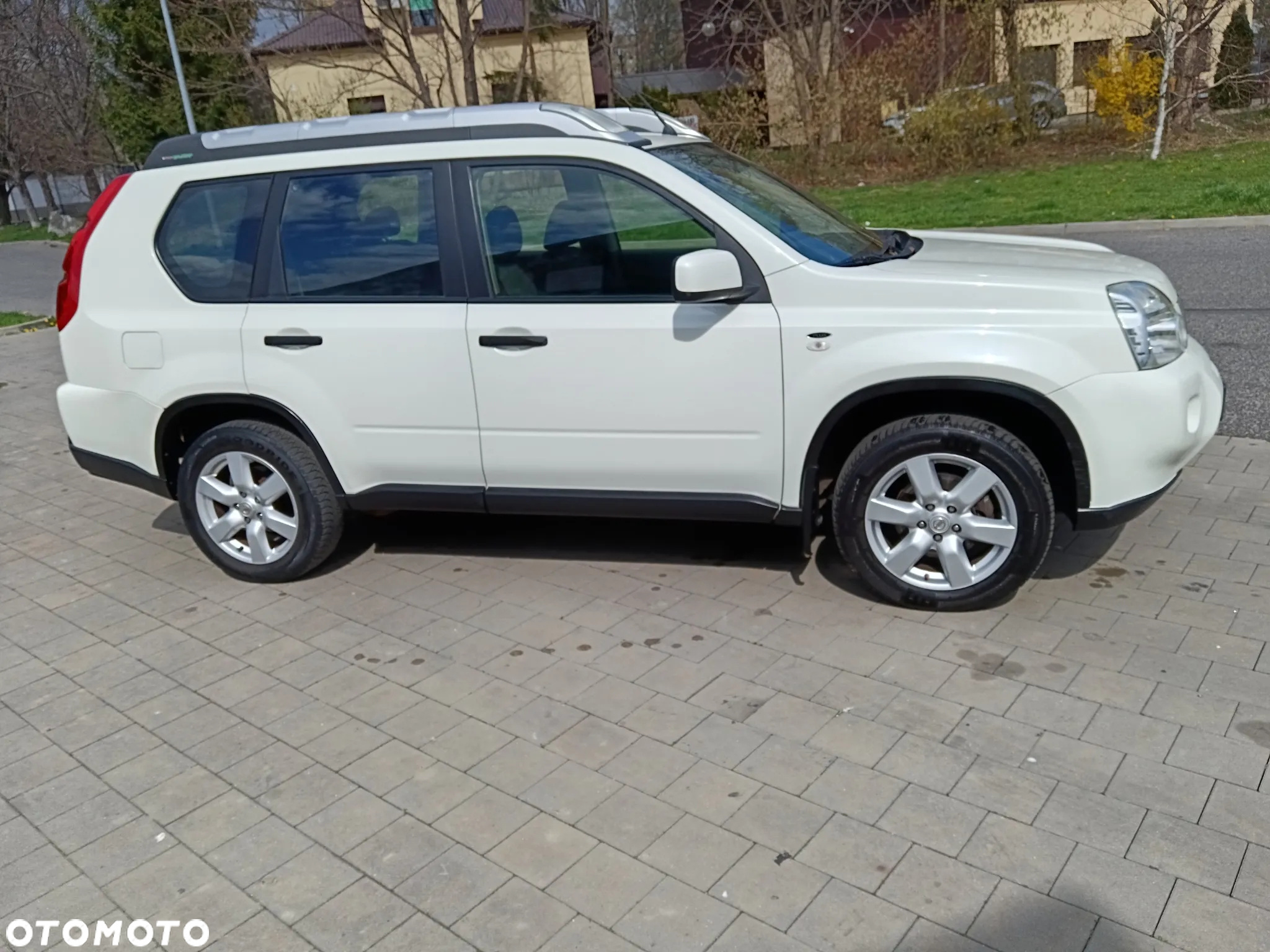Nissan X-Trail 2.0 dCi 4x4 DPF Platinum - 4