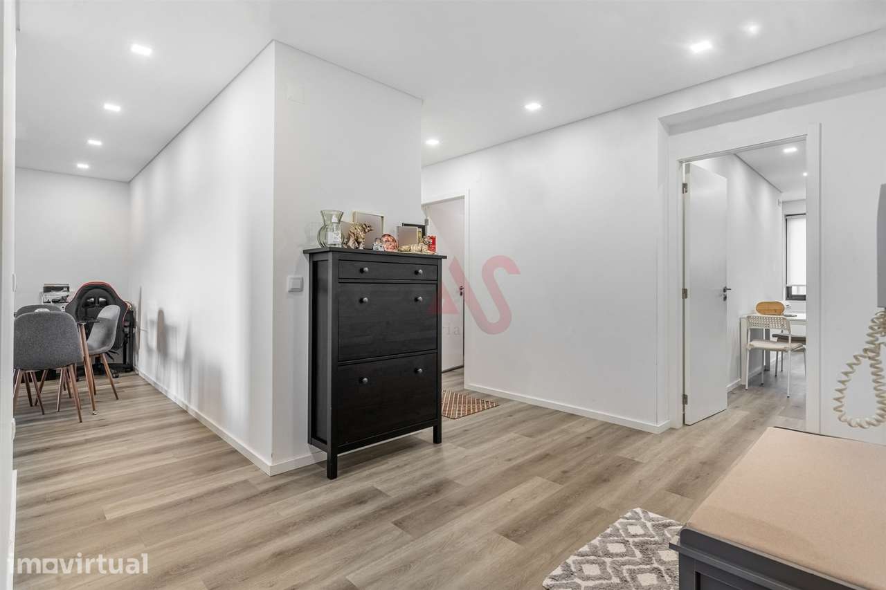 Apartamento T3 | Completamente Renovado | Cozinha equipada | Garagem F - Grande imagem: 2/22