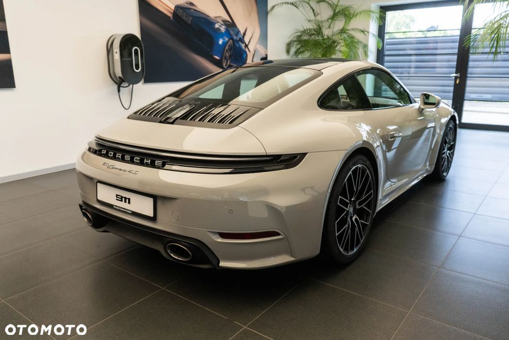 Porsche 911 Carrera 4S - 4