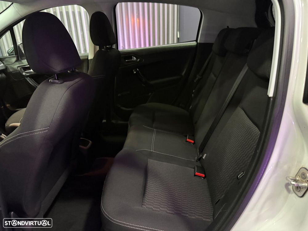 Peugeot 208 PureTech 82 Start & Stop Style - 13