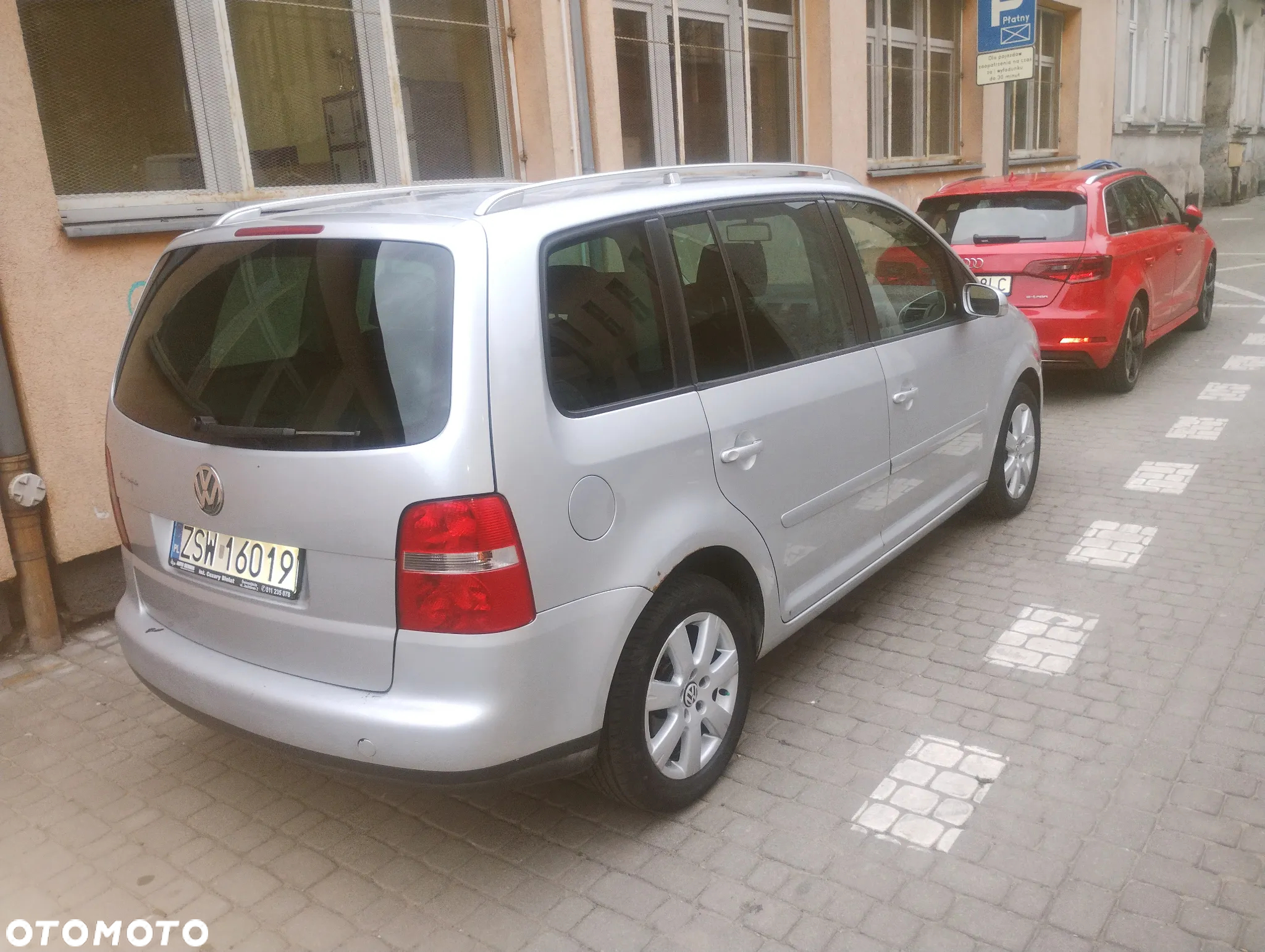 Volkswagen Touran 2.0 TDI Highline - 4